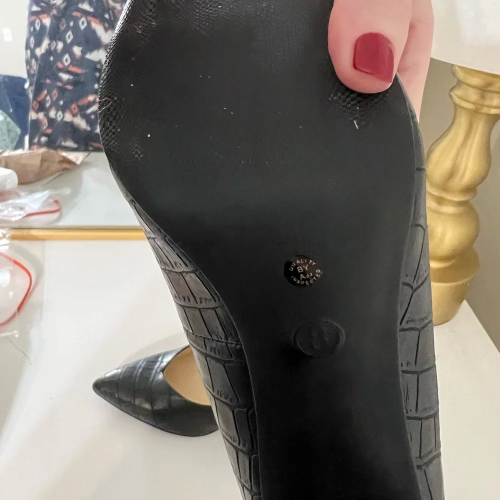 NWOT black pumps - Picture 4 of 4